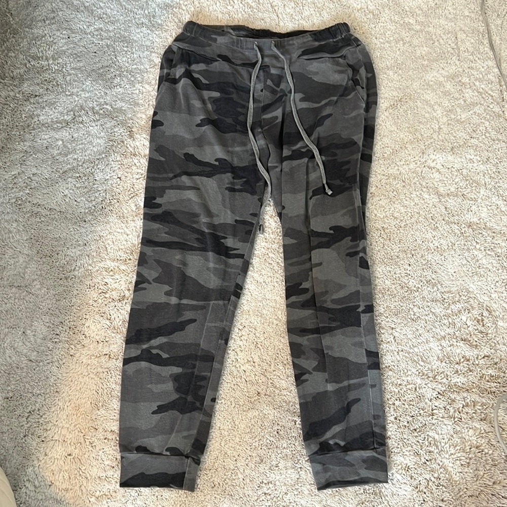 Splendid Camo Joggers
